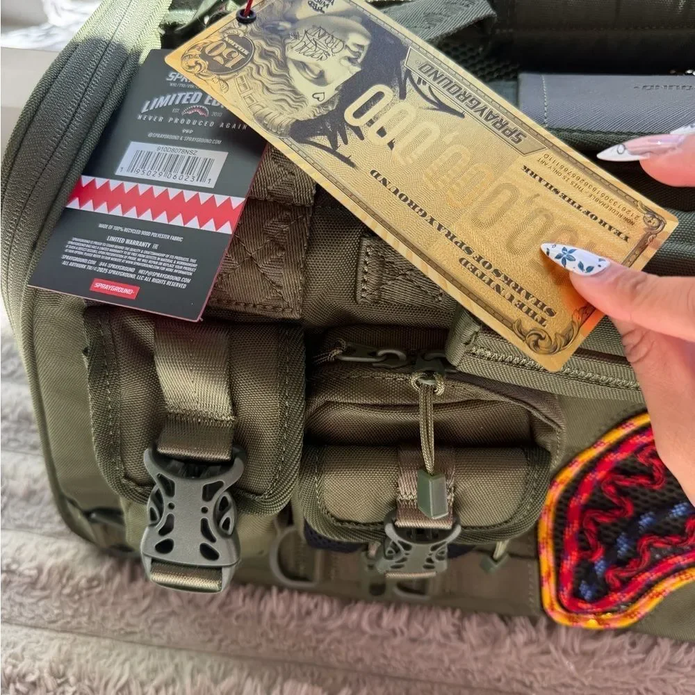 WON'T STOP TILL THE TOP PET CARRIER Sprayground